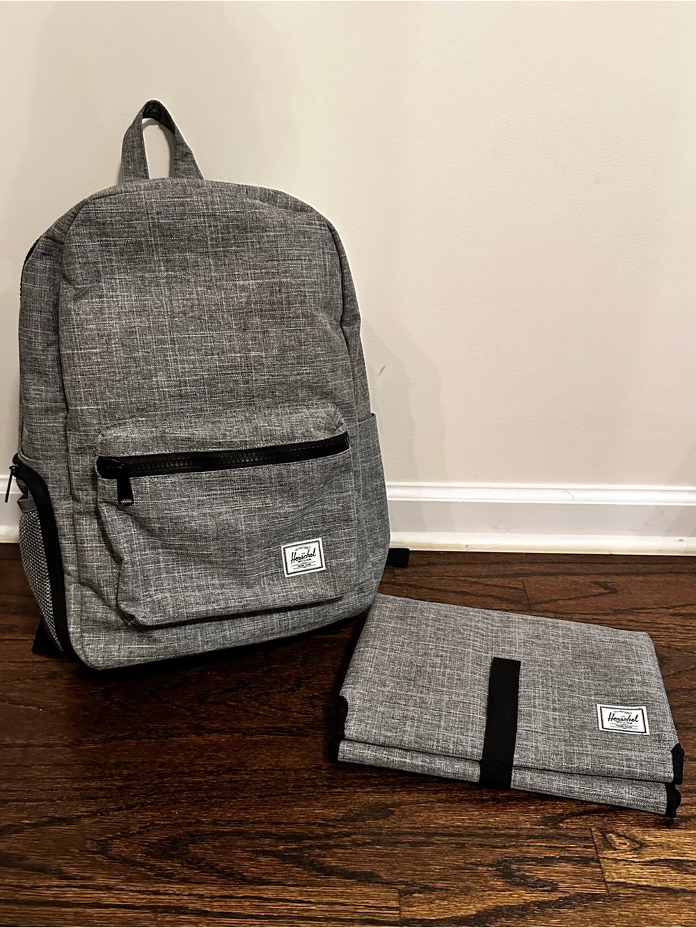 NWOT Herschel Settlement Sprout Diaper Backpack (24L) – Raven Crosshatch